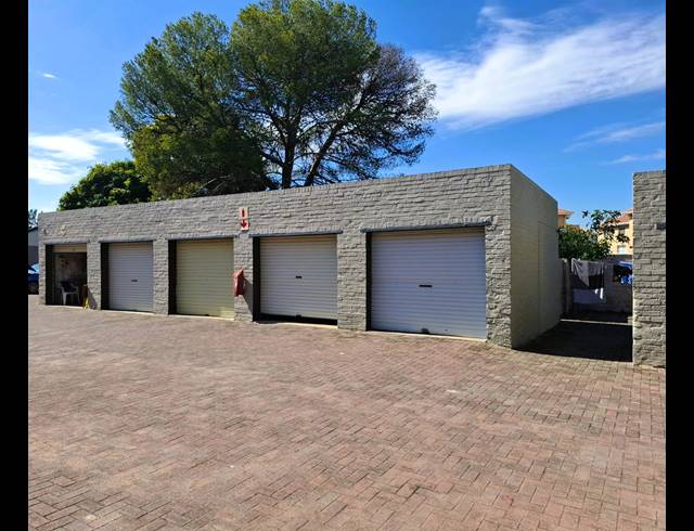 3 BEDROOM FLAT FOR SALE IN THREE RIVERS PROPER